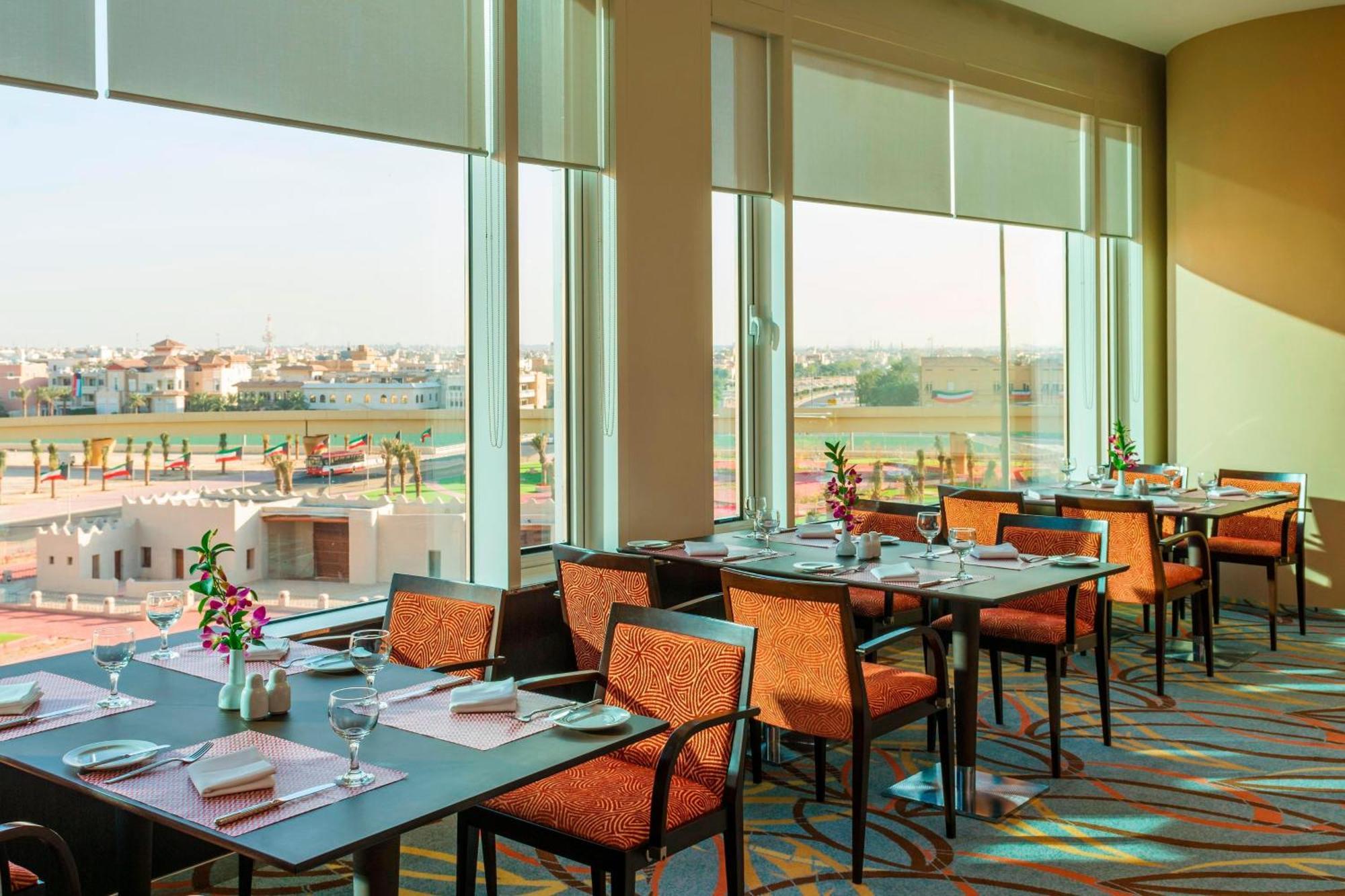 Four Points By Sheraton Kuwait Kuwait City Exterior photo